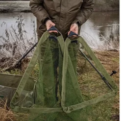 Korum Faltbarer Dreieckskescher 9 Korum Faltbarer Dreieckskescher -Korum Geschäft k0380015 folding triangle net 3 1.jpg