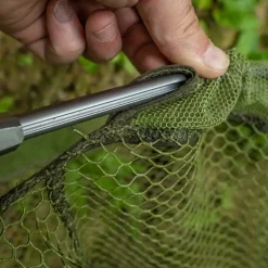 Korum Runder Barbenkescher Aus Metall Mit Latexnetz -Korum Geschäft korum full metal latex barbel spoon ne 4